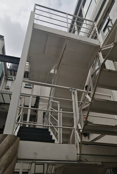 Fabricación de escalera de emergencia - imagen 3