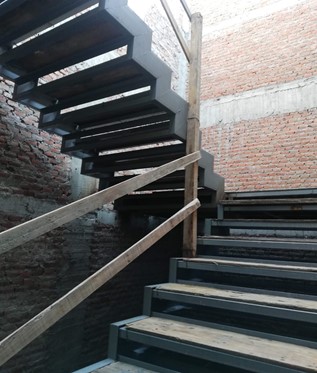 Fabricación de escalera - imagen 2